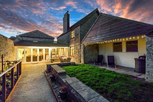 Bridgwater House | Cossington Park Cottage