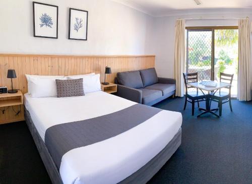 South West Rocks Hotel | Costa Rica Motel