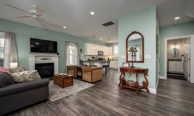 Arundel Cottage | Costal retreat in gated community with fireplace, wifi, pool, gym & game room