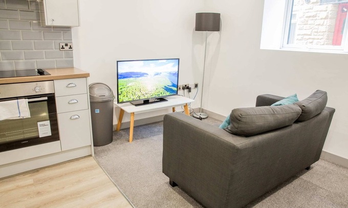 Blackburn Apartment | Cosy 1 Bedroom Apartment in Central Blackburn