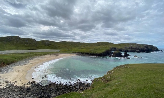 Shawbost Cottage | Cosy 3-bed cottage on the west coast of Isle of Lewis. Dog friendly.