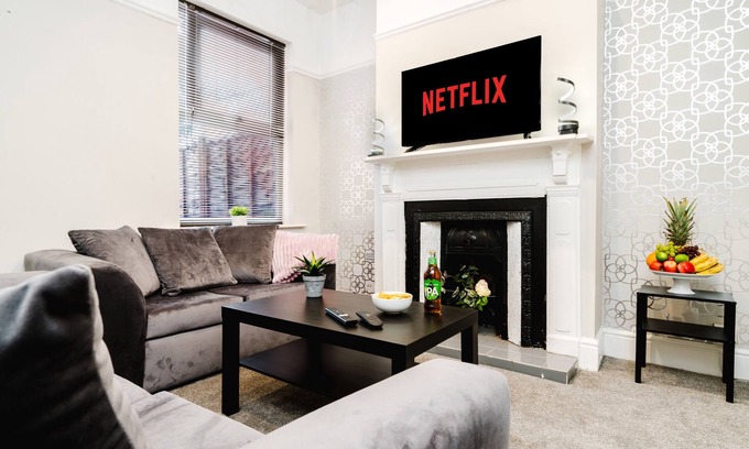 Bloxwich House | Cosy 4-Bed - Sleeps 7, Garden