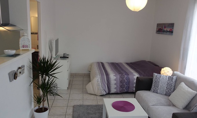 Saint-Medard-en-Jalles Apartment | Cosy and quiet new studio with TERRACE between Bordeaux and the ocean