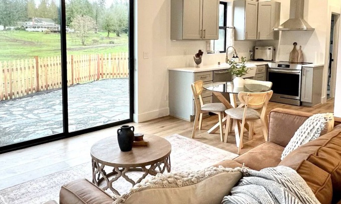 Snohomish Other | Cosy and Quiet Farm Stay, Overlooking Horse Ranch.