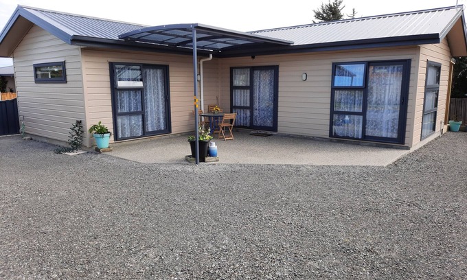 Invercargill House | Cosy, and warm home. Newly build and private. In a quiet area. Sky Sports.
