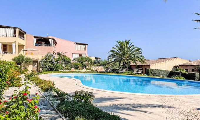 Porto Pozzo Apartment | Cosy apartment for 4 people with WIFI, A/C, pool, terrace, pets allowed and parking