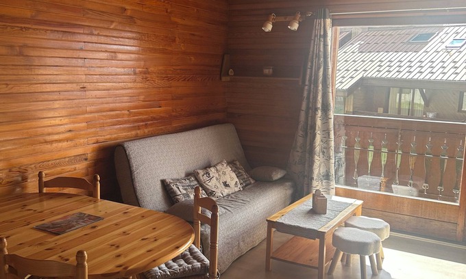 Les Carroz-d'Araches Apartment | Cosy apartment just a stone's throw from the gondolas