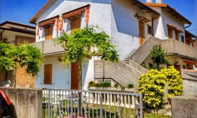 Lido di Dante Apartment | Cosy apartment 200m from the sea