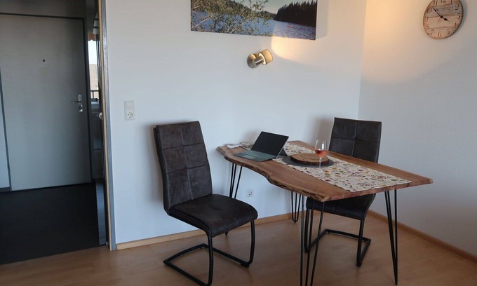 Hoechenschwand Apartment | Cosy apartment for 2 guests with pool, WIFI, TV, balcony, pets allowed and parking
