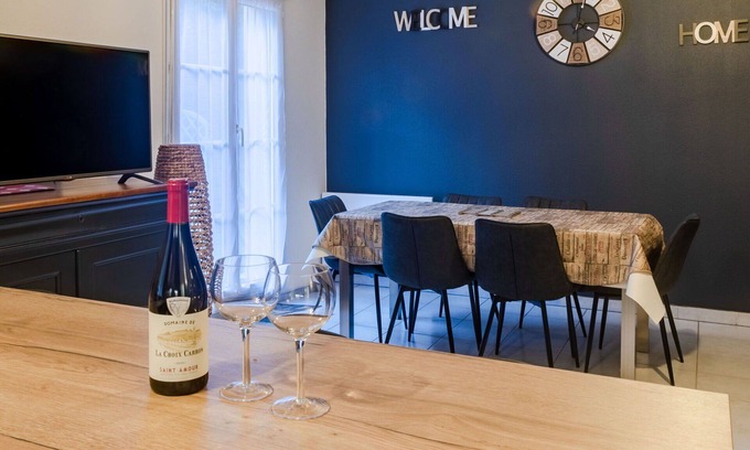 Touques Apartment | Cosy apartment for 6 guests with WIFI, TV, patio and parking