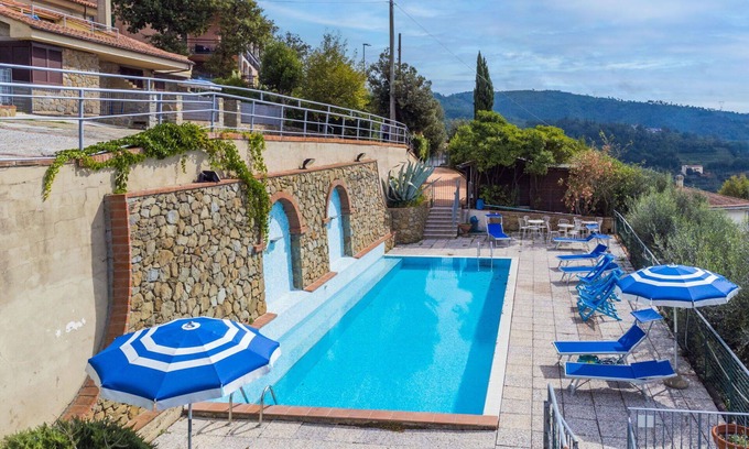 San Baronto Apartment | Cosy apartment for 4 guests with pool, WIFI, TV, terrace, pets allowed, panoramic view and parking