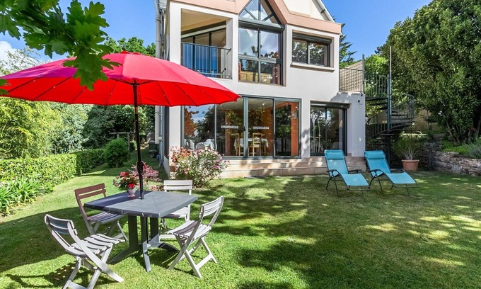Daoulas Apartment | Cosy apartment for 2 guests with WIFI, TV and pets allowed