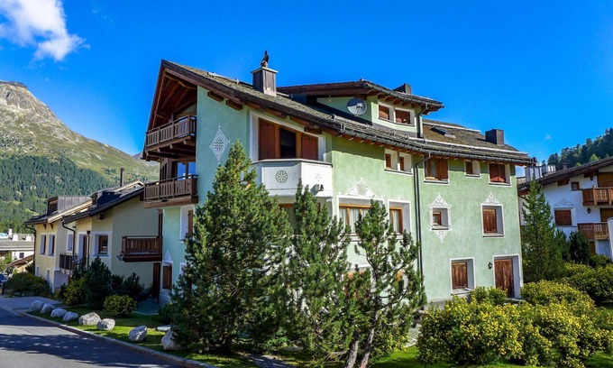 Surlej Apartment | Cosy apartment for 3 people with WIFI, TV and terrace
