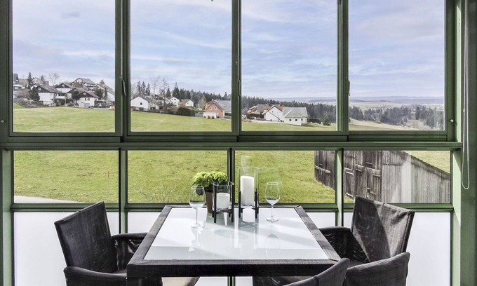 Loffingen Apartment | Cosy apartment for 3 guests with WIFI, pool, TV and balcony