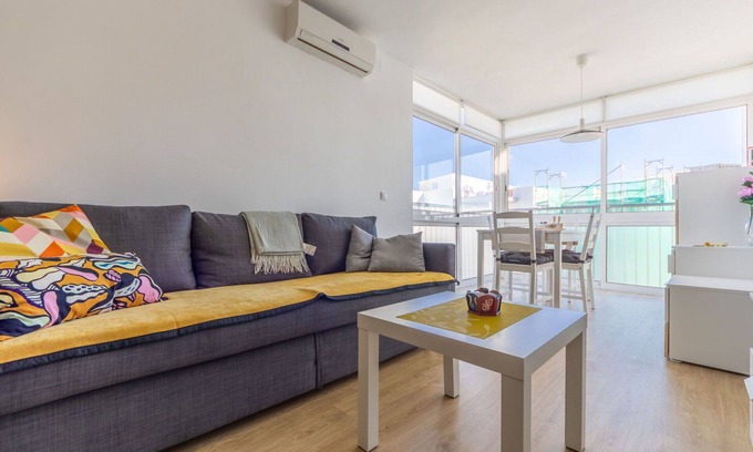 Cubelles Apartment | Cosy apartment for 3 guests with WIFI, A/C and TV