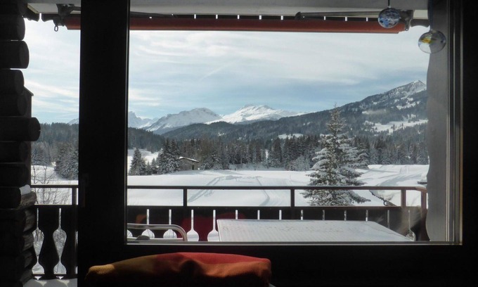 Valbella Apartment | Cosy apartment for 4 guests with WIFI, TV and balcony