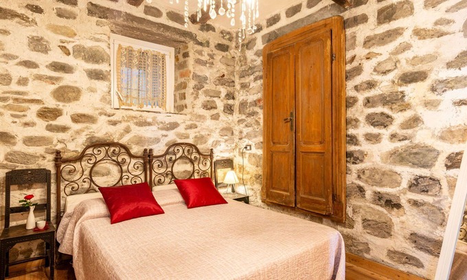 Gera Lario Apartment | Cosy apartment for 4 guests with WIFI, TV, terrace and parking