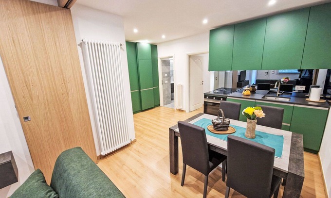 Verceia Apartment | Cosy apartment for 4 guests with WIFI, TV, patio, pets allowed and parking