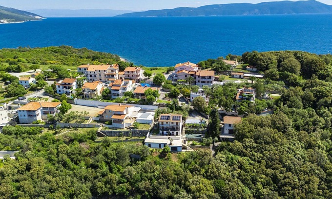Duga Luka Apartment | Cosy apartment for 4 guests with A/C, WIFI, TV, terrace and parking