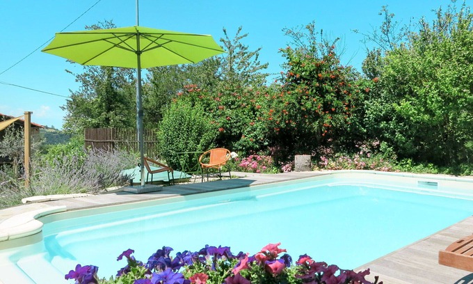 Bonvicino Apartment | Cosy apartment for 4 people with pool, terrace and parking
