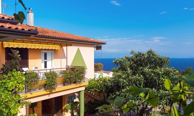 Donji Kraj Apartment | Cosy apartment for 4 people with WIFI, A/C, TV, terrace and parking