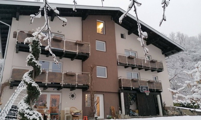 Pians Apartment | Cosy apartment for 4 people with WIFI, TV, balcony and parking