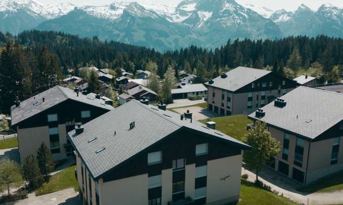 Mitloedi Apartment | Cosy apartment for 4 people with WIFI, TV, balcony, pets allowed and parking