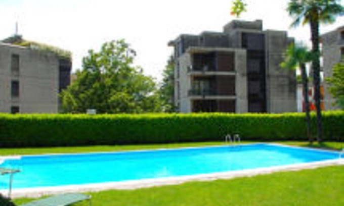 Savosa Apartment | Cosy apartment for 6 guests with pool, WIFI, TV and patio