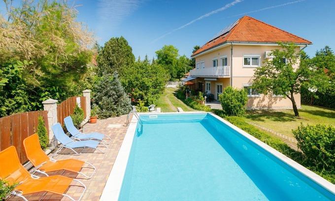 Zamardi Apartment | Cosy apartment for 6 guests with pool, A/C, WIFI, TV and terrace