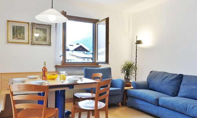 Canazei Apartment | Cosy apartment for 6 people with WIFI, TV and terrace