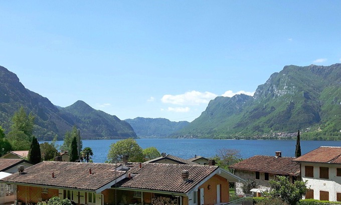 Vesta Apartment | Cosy apartment for 6 people with WIFI, TV, balcony, pets allowed and parking