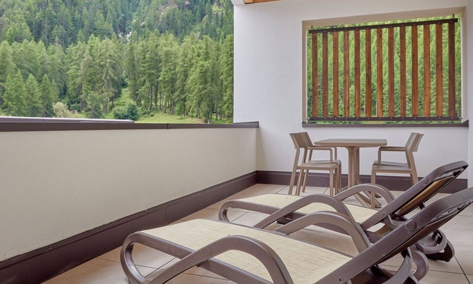Laengenfeld Apartment | Cosy apartment for 8 guests with WIFI, TV, terrace, pets allowed and parking