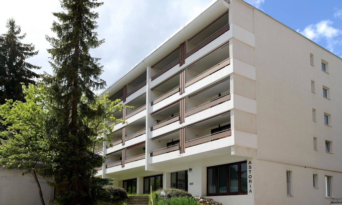 Lenzerheide Apartment | Cosy apartment for 5 guests with pool, WIFI, TV and balcony