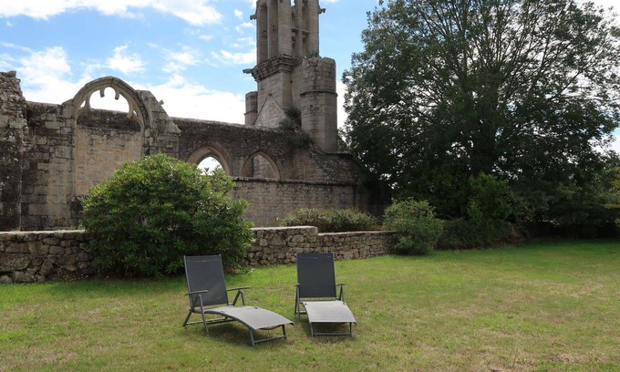 Pont-l'Abbe Apartment | Cosy apartment for 4 people with WIFI, TV and terrace