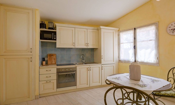 Saint-Jean Apartment | Cosy apartment for 4 people with internet, A/C, TV, terrace and parking