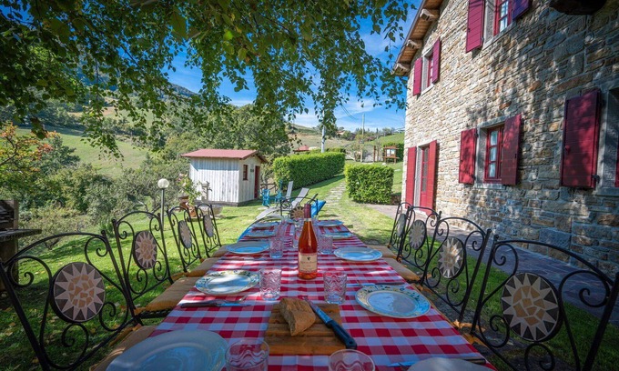 Cutigliano Apartment | Cosy apartment for 4 guests with pool, WIFI, TV, pets allowed and parking