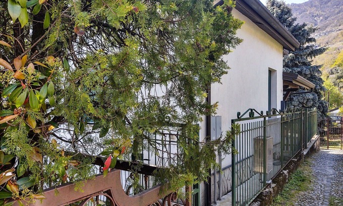 Gera Lario Apartment | Cosy apartment for 4 people with WIFI, TV, terrace, pets allowed and parking