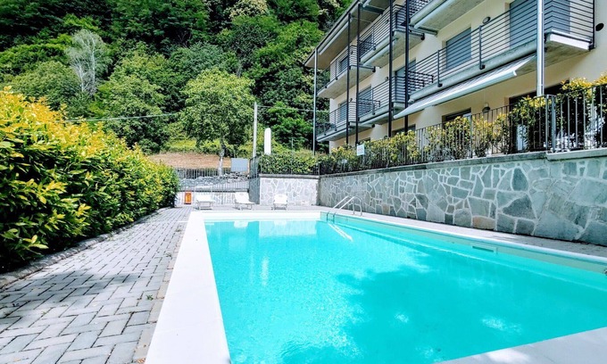 Gera Lario Apartment | Cosy apartment for 4 people with WIFI, pool, TV and terrace