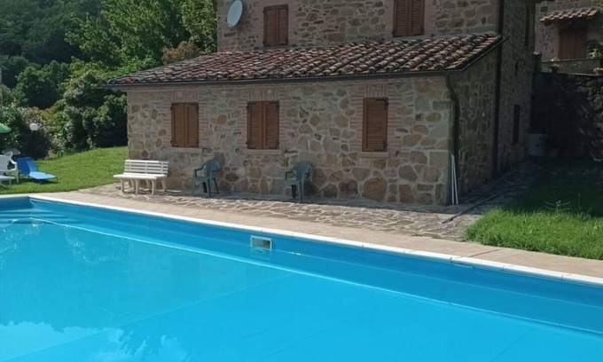 Volerrano Apartment | Cosy apartment for 8 guests with WIFI, pool and pets allowed
