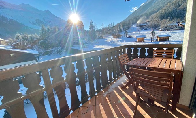 Chamonix City Centre Apartment | Cosy apartment Ski in out and Mt blanc view