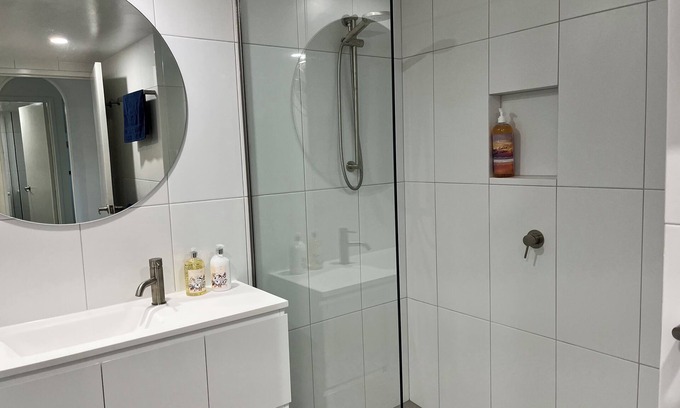 Cairns Central Business District Apartment | Cosy apartment in the heart of Cairns .Free parking.