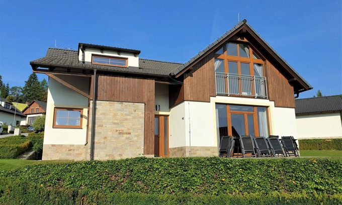 Lipno nad Vltavou House | Cosy apartment in villa for 11 guests with WIFI, TV, terrace, pets allowed and parking