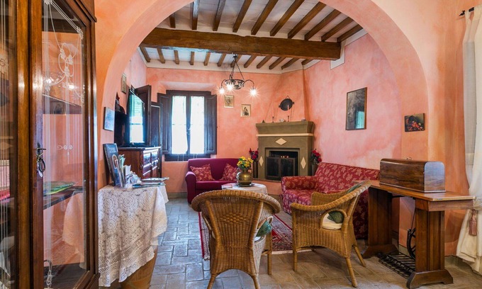 Montaione House | Cosy apartment in villa with private pool, A/C, WIFI, TV, patio, pets allowed and panoramic view