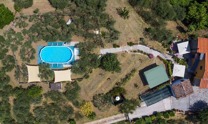 Pescia House | Cosy apartment in villa for 6 people with pool, WIFI, TV and terrace