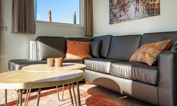 Linden House | Cosy apartment in villa for 4 people with WIFI, TV, terrace and parking