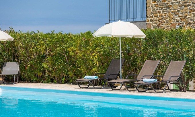 Baredine House | Cosy apartment in villa with A/C, WIFI, pool, TV, terrace, panoramic view and parking