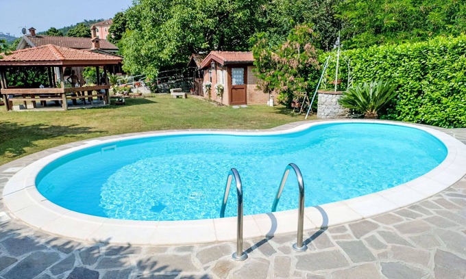 Casarza Ligure Apartment | Cosy apartment for 6 guests with A/C, WIFI, private pool, TV, terrace and parking
