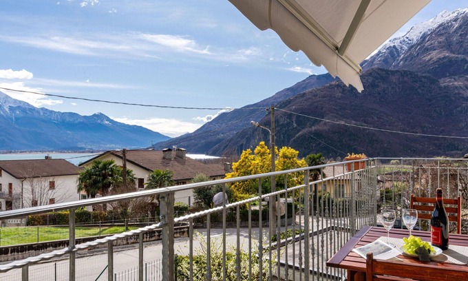 Novate Mezzola Apartment | Cosy apartment for 5 guests with WIFI, TV, balcony and parking