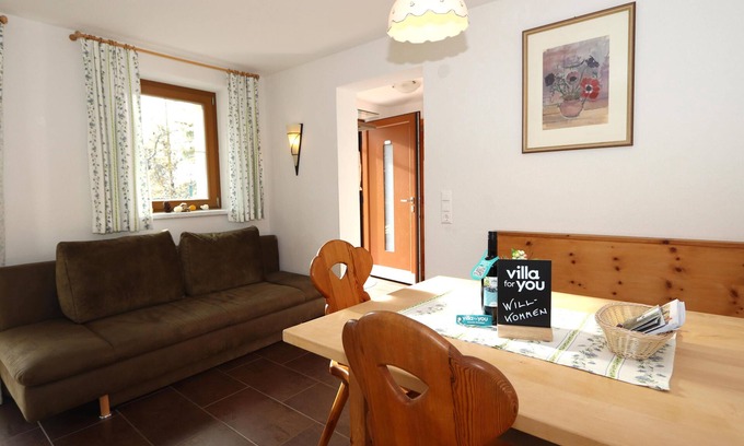 Fendels Apartment | Cosy apartment near ski lift in Fendels