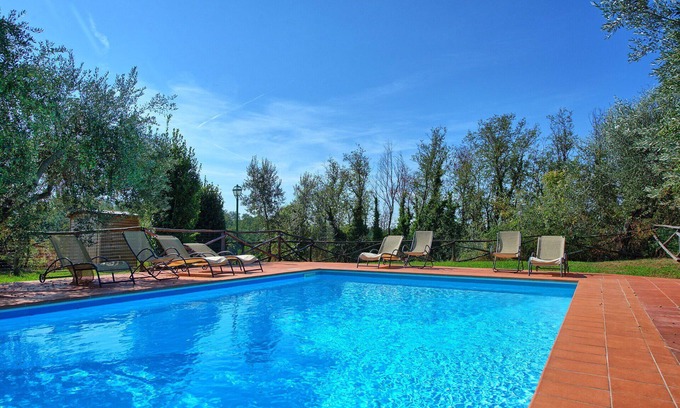 Montelupo Fiorentino Apartment | Cosy apartment with pool, WIFI, TV, pets allowed and panoramic view, close to Florence
